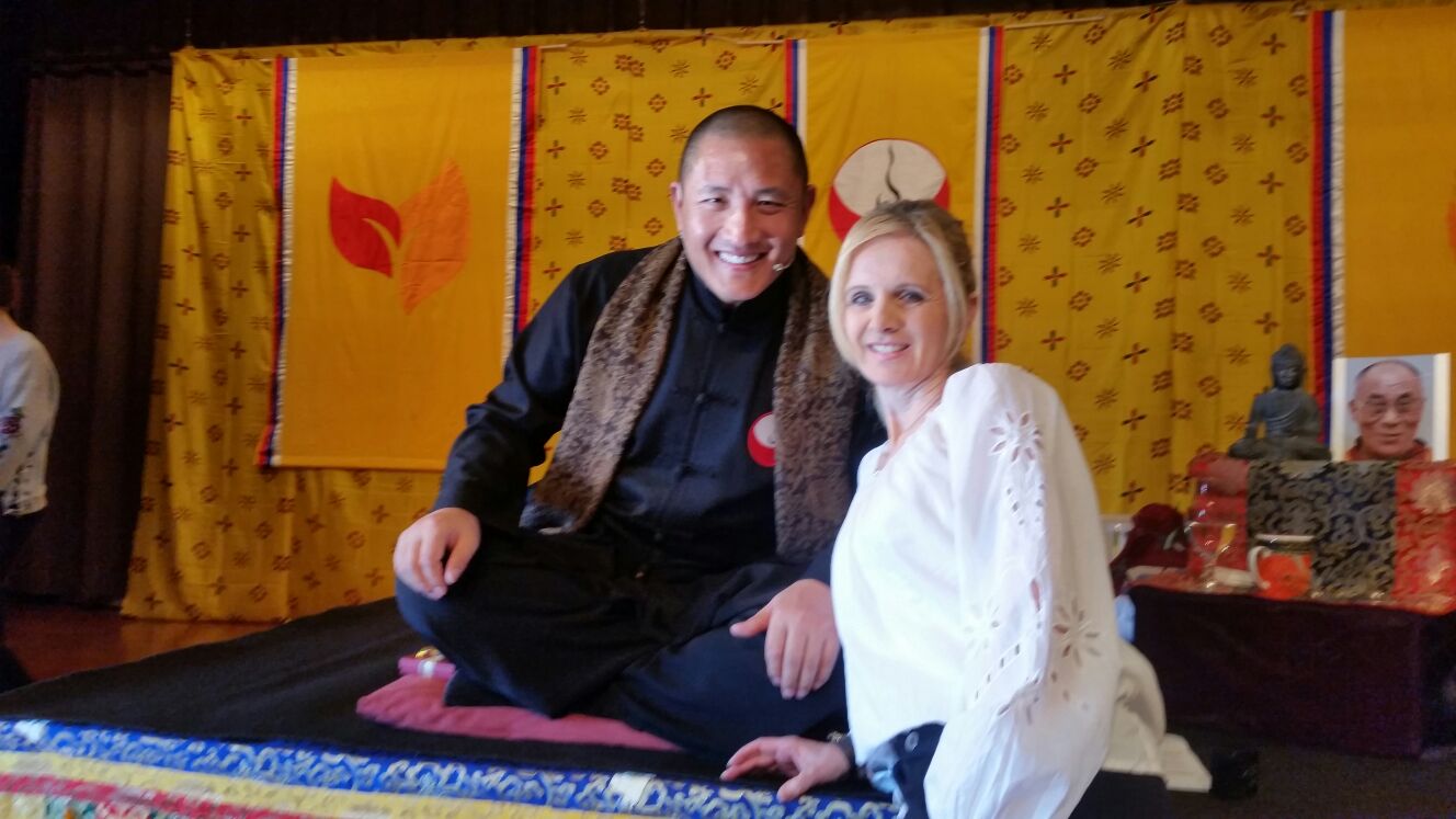 Beatrice Aubry, Lu Jong Yoga Lehrerin in Wil & Jonschwil mit Tulku Lama Lobsang Rinponche. Hoher Buddistischer Meister
